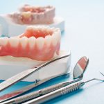 Como a Prótese Dentária Salva Vidas e Transforma Sorrisos